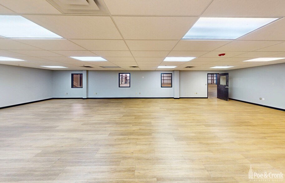 More Photos Of 70 Douglas Way, Natural Bridge Station Warehouse For Sale