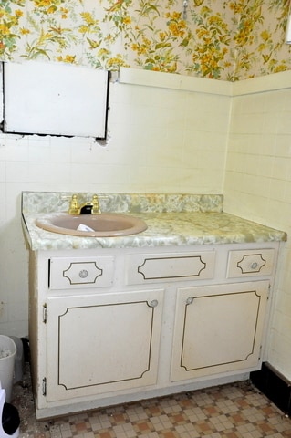 More Photos Of 208 N Park St, Streator Storefront Retail Residential For Sale