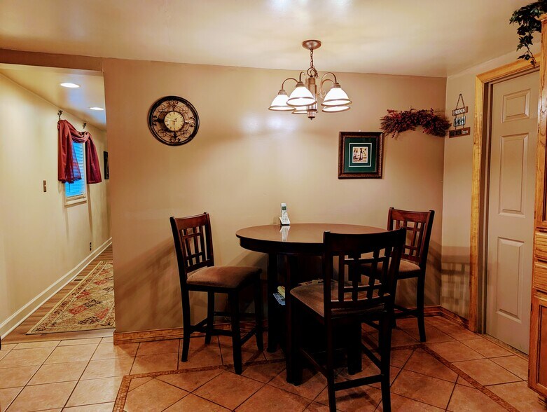 More Photos Of 12520 State St, Atlanta Hotel For Sale