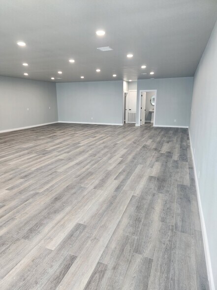 More Photos Of 311 W 3rd St, Grove Storefront Retail Office For Sale