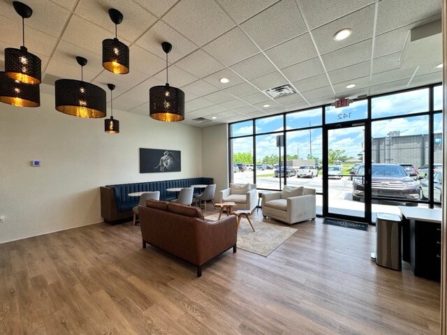 More Photos Of 142 SW 134th St, Oklahoma City Office For Lease