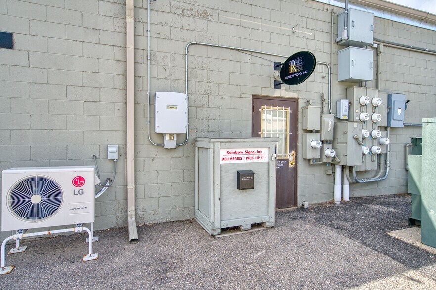 More Photos Of 1800 Commerce St, Boulder Manufacturing For Lease