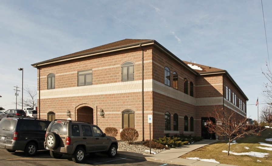 More Photos Of 8285 S Saginaw St, Grand Blanc Office For Lease