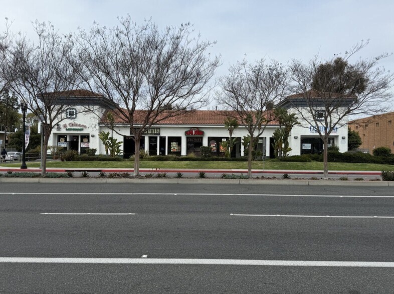 More Photos Of 560 W 19th St, Costa Mesa Unknown For Lease