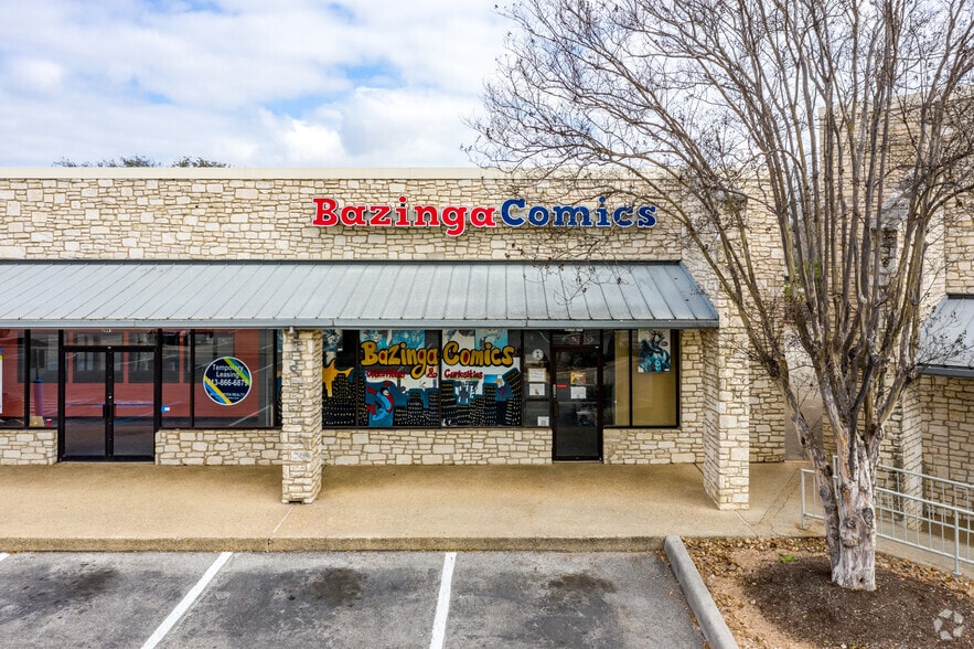 More Photos Of 2929-2951 Thousand Oaks Dr, San Antonio Storefront For Lease