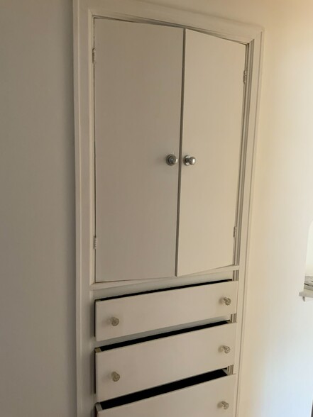 More Photos Of 30 Cecil St NE, Navarre Office Residential For Sale