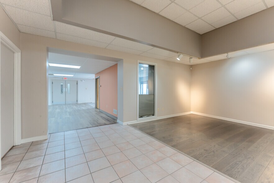 More Photos Of 1715 Stefko Blvd, Bethlehem Flex For Sale