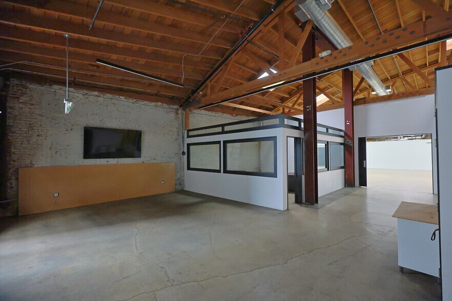 More Photos Of 2014-2022 E 7th St, Los Angeles Office For Lease