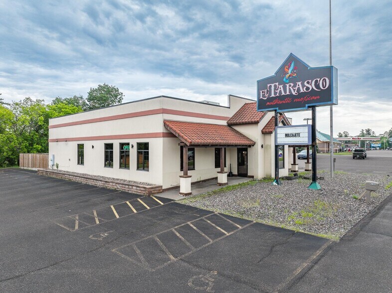 More Photos Of 8700 US Highway 51, Minocqua Restaurant For Sale