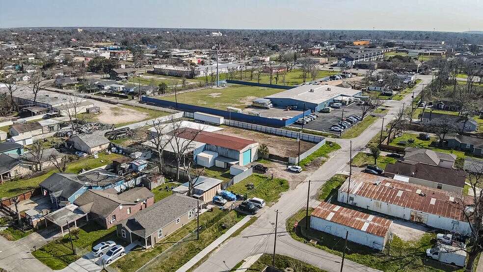 More Photos Of 2513 Vaughn St, Houston Industrial For Sale