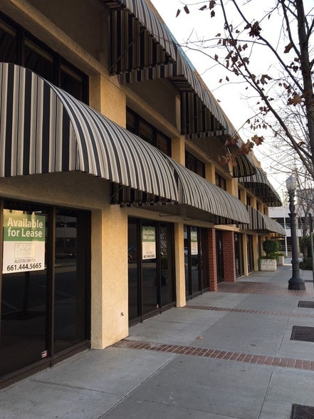More Photos Of 1700 K St, Bakersfield Storefront Retail Office For Lease