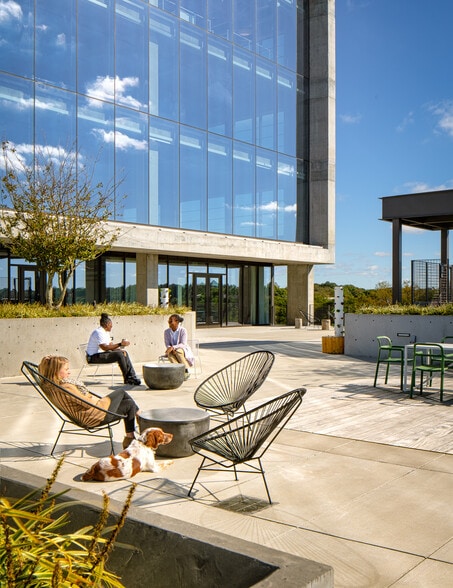 More Photos Of 725 Ponce de Leon Ave NE, Atlanta Office For Lease
