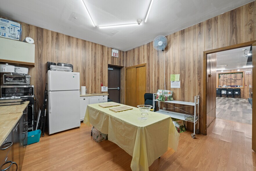 More Photos Of 162 Mallory Ave, Jersey City Office Residential For Sale