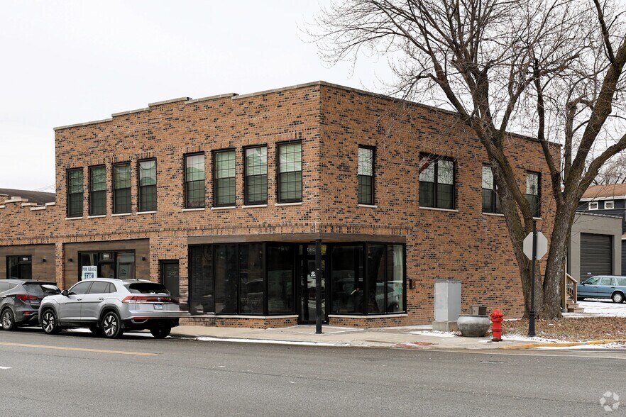 Primary Photo Of 6200 Roosevelt Rd, Oak Park Storefront Retail Office For Lease
