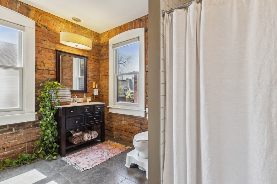 More Photos Of 801 Literary Rd, Cleveland Storefront Retail Residential For Sale