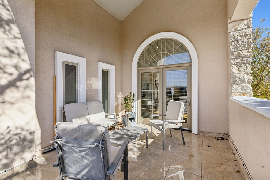 More Photos Of 3202 N Shiloh Rd, Garland Office For Sale