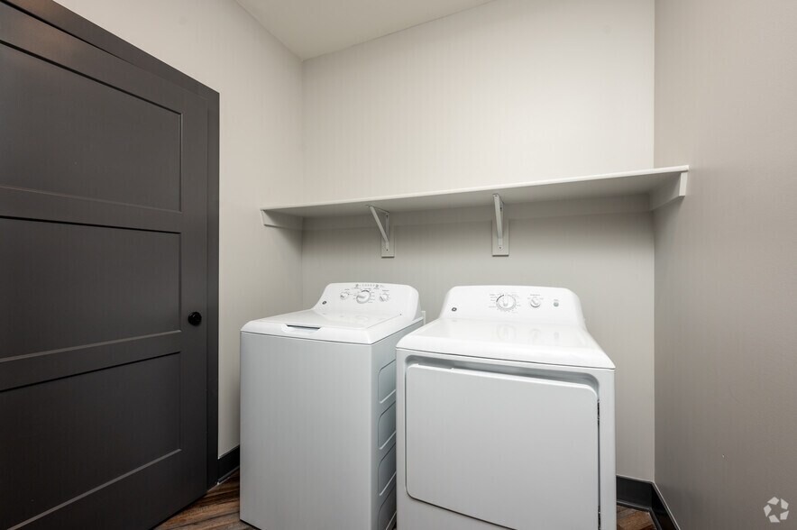 More Photos Of 1155 S Rangeline Rd, Carmel Apartments For Lease