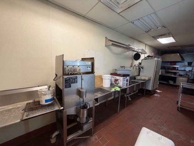 More Photos Of 100 Long Point Rd, Melbourne Beach Storefront For Lease