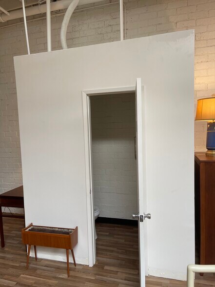 More Photos Of 3414 E Union Pacific Ave, Los Angeles Manufacturing For Sale