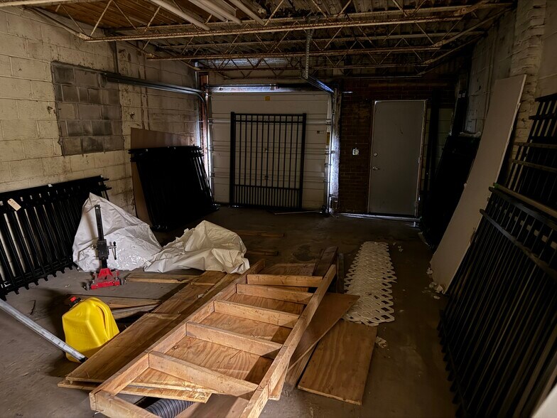 More Photos Of 771 Moon St, Akron Warehouse For Lease