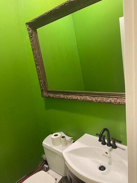 More Photos Of 941 N Main St, Troy Storefront Retail Office For Lease