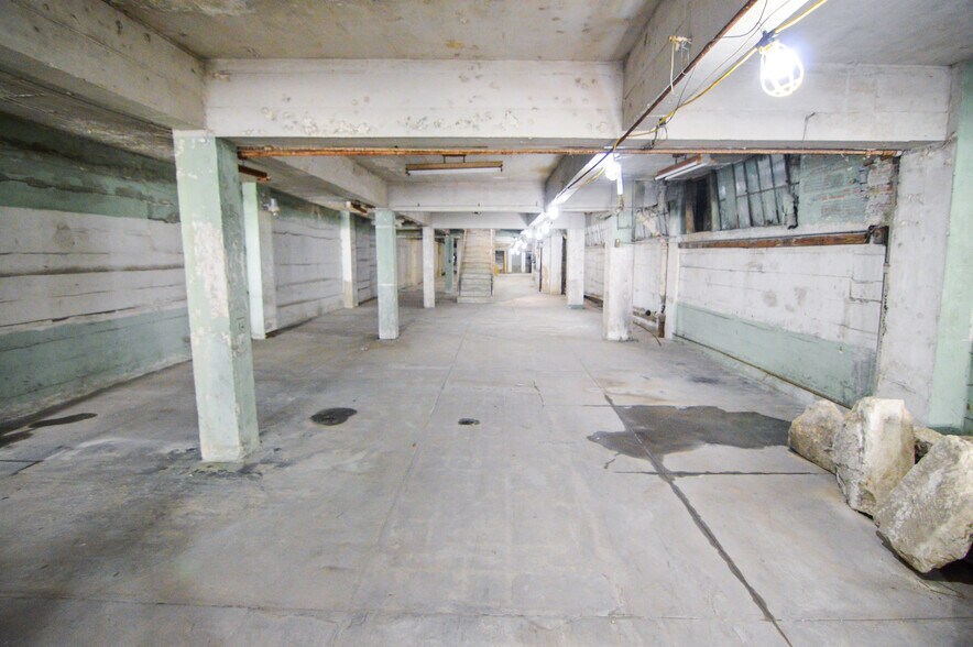 More Photos Of 211 N Saint Marys St, San Antonio Storefront For Sale