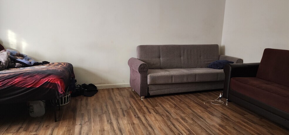 More Photos Of 6 Alliotts Pl, Palisades Park Apartments For Sale