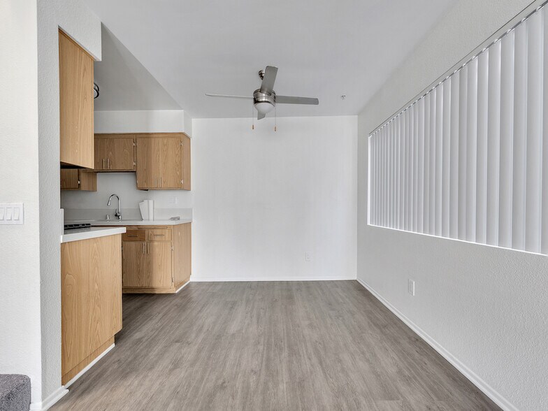 More Photos Of 14218 Victory Blvd, Van Nuys Apartments For Sale