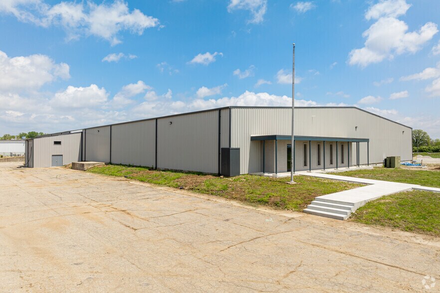 Primary Photo Of 800 Industrial Dr, Franklin Warehouse For Lease