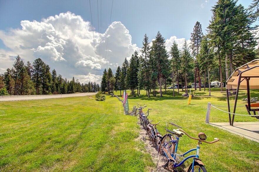 More Photos Of 23113 Rollins Lakeshore Dr, Rollins General Retail For Sale