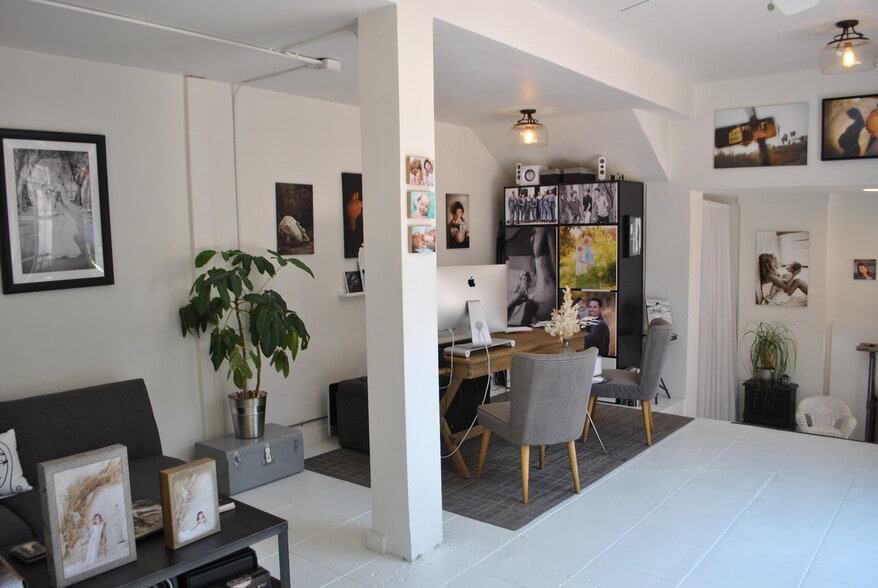 More Photos Of 451-461 E Main St, Ventura Storefront For Lease