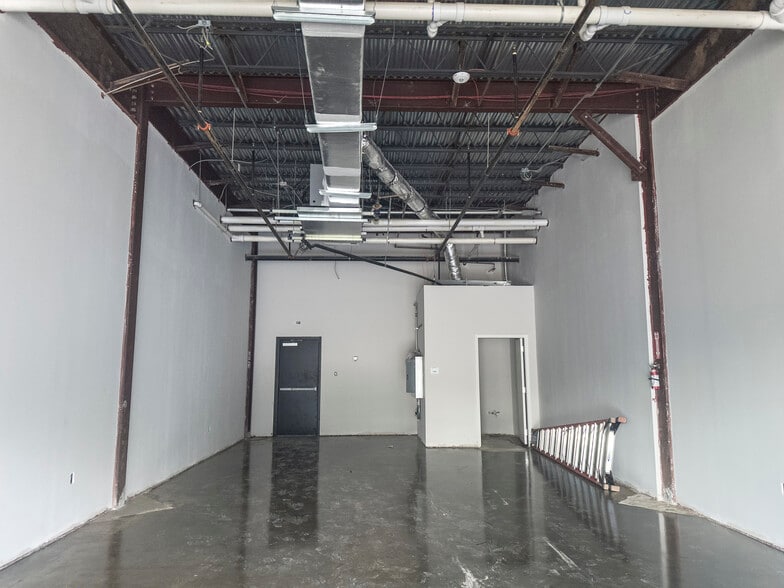 More Photos Of 4899 Highway 6, Missouri City Storefront Retail Office For Lease