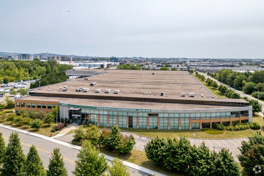More Photos Of 3400 Rue Raymond-Lasnier, Montréal Warehouse For Lease