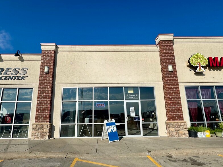 More Photos Of 210 Frontier St, Lexington Storefront Retail Office For Lease