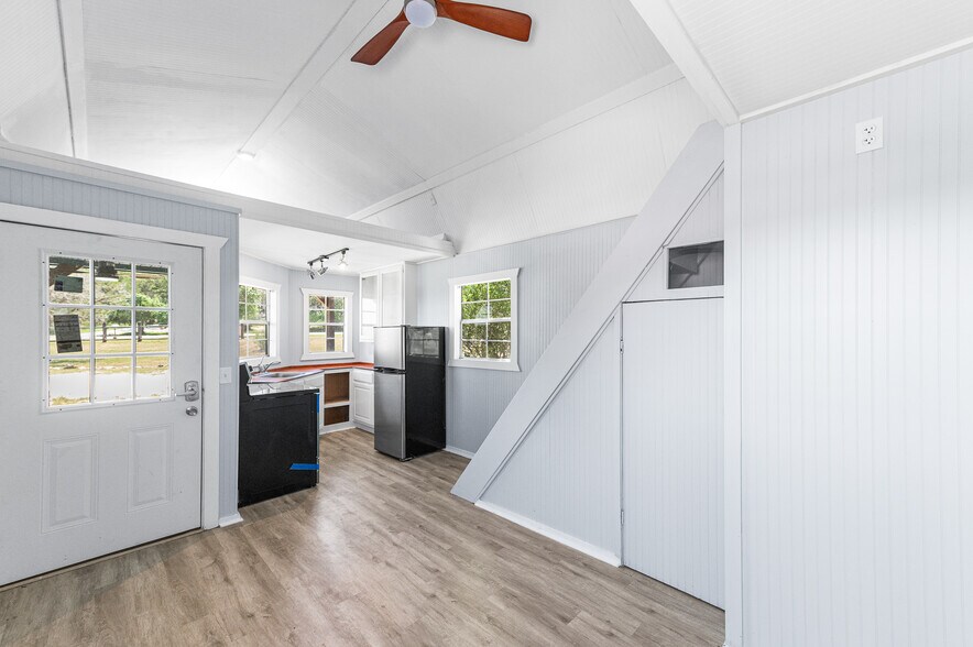 More Photos Of 9130 Rebecca Creek Rd, Spring Branch Specialty For Sale