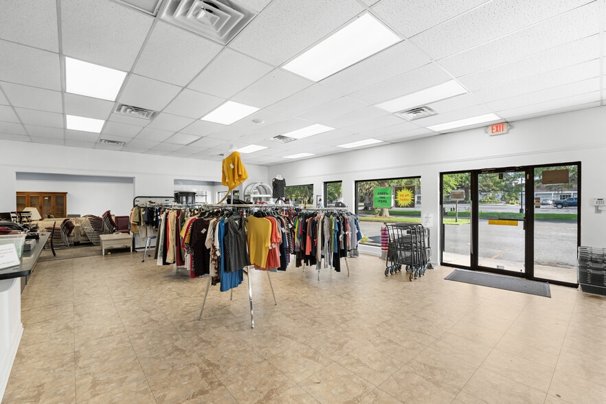 More Photos Of 6 Television Cir, Savannah Freestanding For Lease