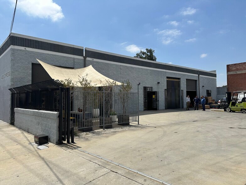 More Photos Of 400 Cypress Ave, Los Angeles Warehouse For Lease