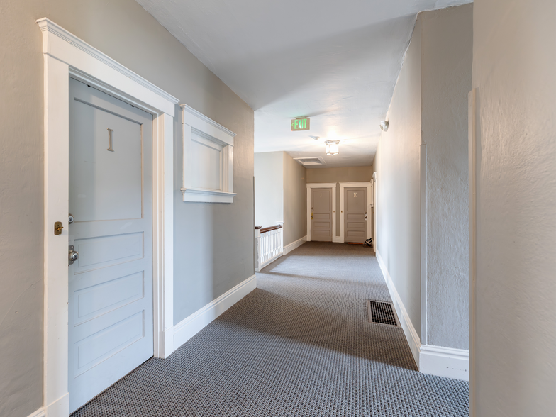 More Photos Of 1830 NW 23rd Pl, Portland Apartments For Sale