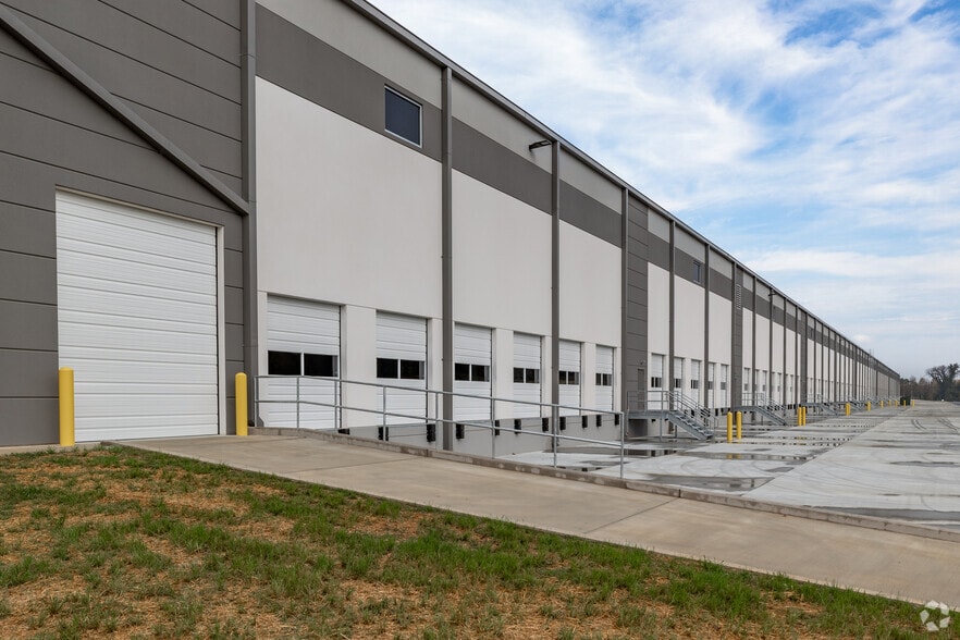 More Photos Of 8301 Old Dowd Rd, Charlotte Industrial For Lease