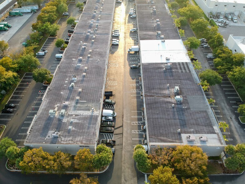 More Photos Of 14000-14046 NW 82nd Ave, Miami Lakes Light Distribution For Sale