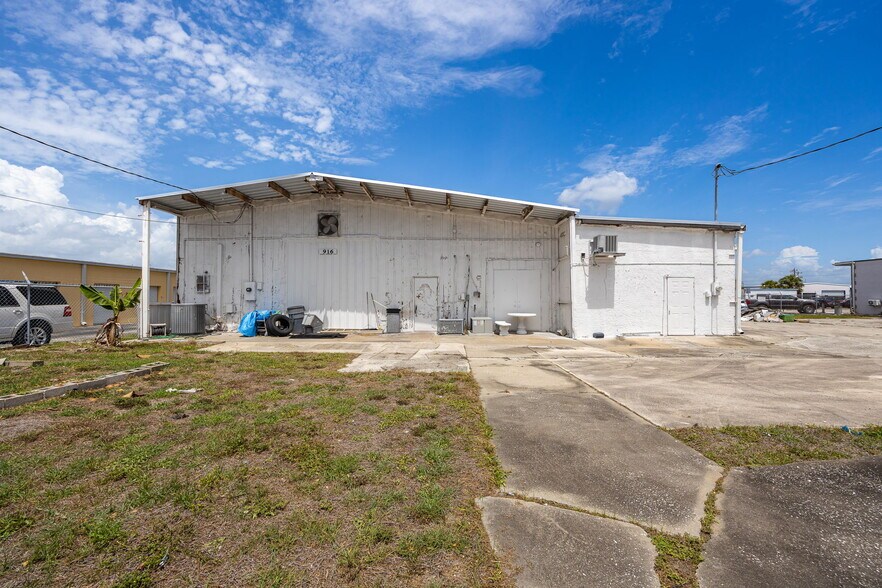 More Photos Of 916 SE 14th Ave, Cape Coral Restaurant For Sale