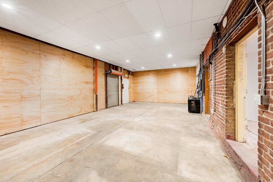 More Photos Of 5207-5211 E 2nd St, Long Beach Storefront For Lease