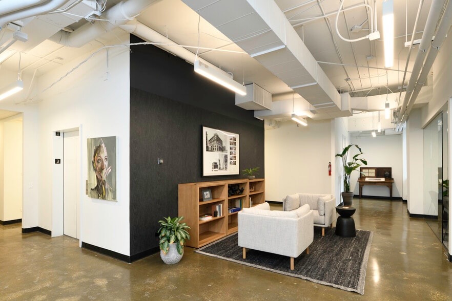 More Photos Of 40 E Huron St, Chicago Office For Lease