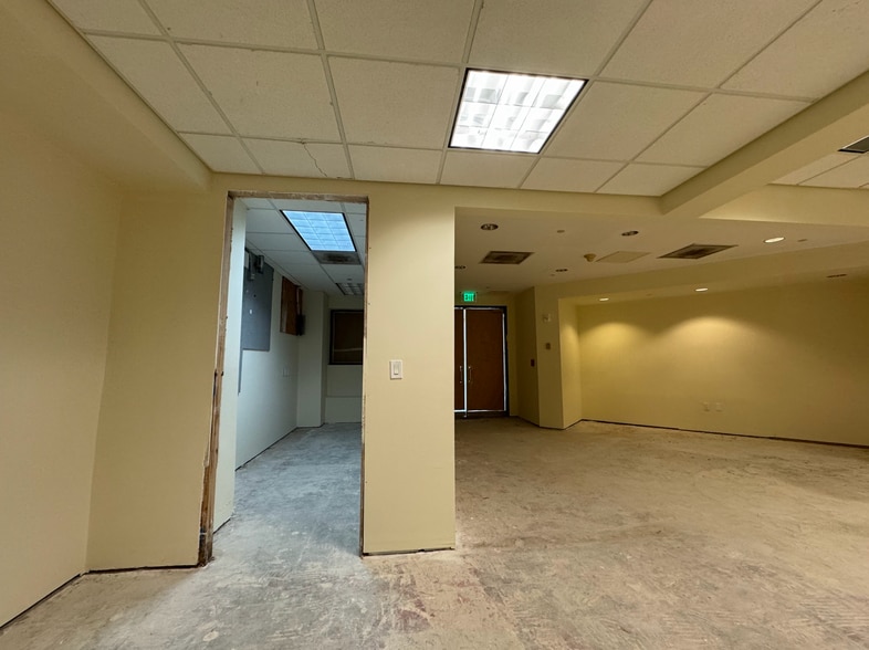 More Photos Of 1200 Brickell Ave, Miami Office For Sale