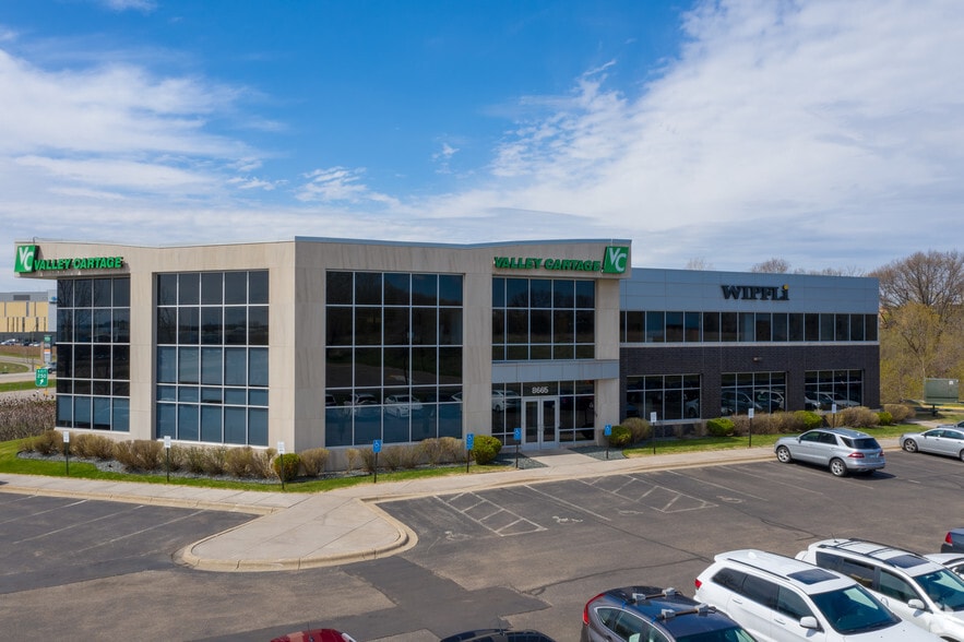 Primary Photo Of 8665 Hudson Blvd, Lake Elmo Medical For Sale