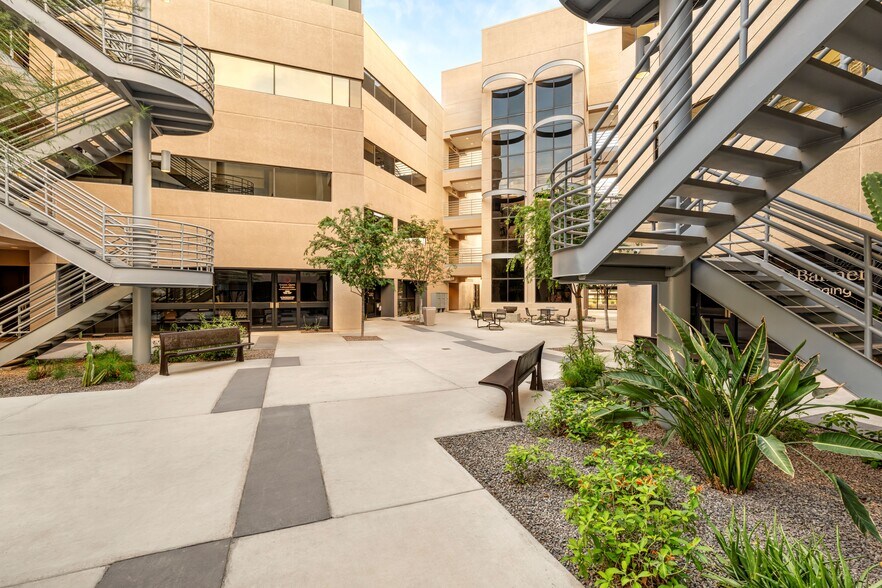 More Photos Of 5757 W Thunderbird Rd, Glendale Medical For Lease