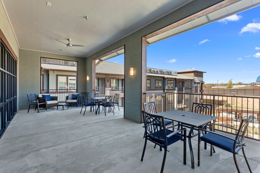 More Photos Of 900 Cinema Dr, Hudson Oaks Apartments For Lease