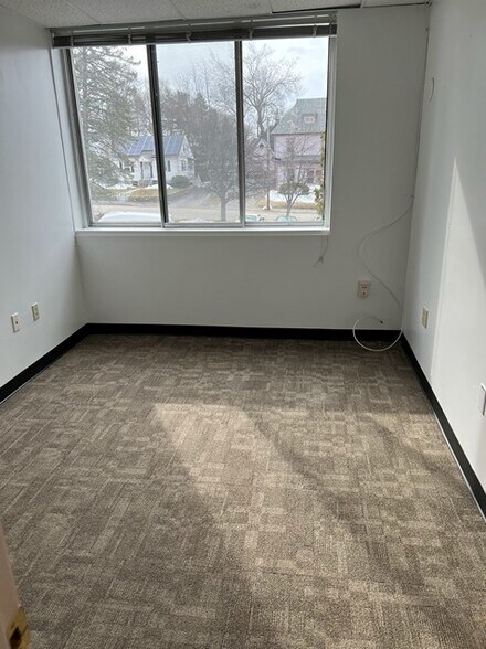 More Photos Of 76 Summer St, Fitchburg Office For Sale