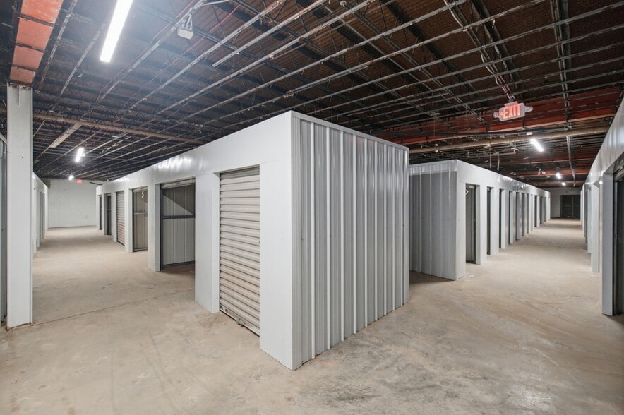 More Photos Of 7708 1st Ave N, Birmingham Self Storage For Sale