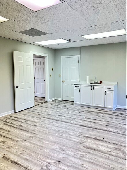 More Photos Of 330 Boston Rd, Billerica Medical For Sale